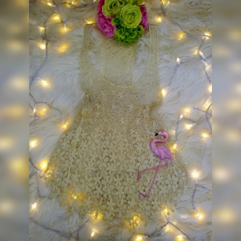 Debut embroidered boho crochet cream tank top size S,M.